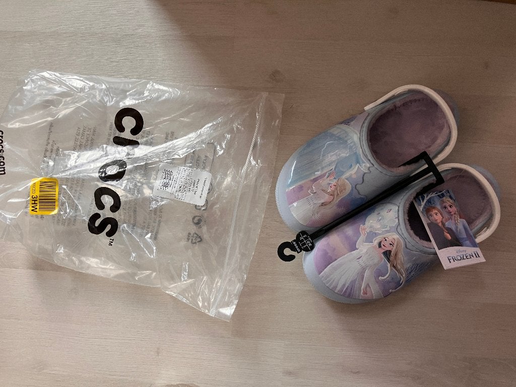Disney Frozen Crocs Special Edition gevoerd mt 34-35 NIEUW!, Ophalen of Verzenden, Overige figuren, Nieuw, Kleding of Textiel