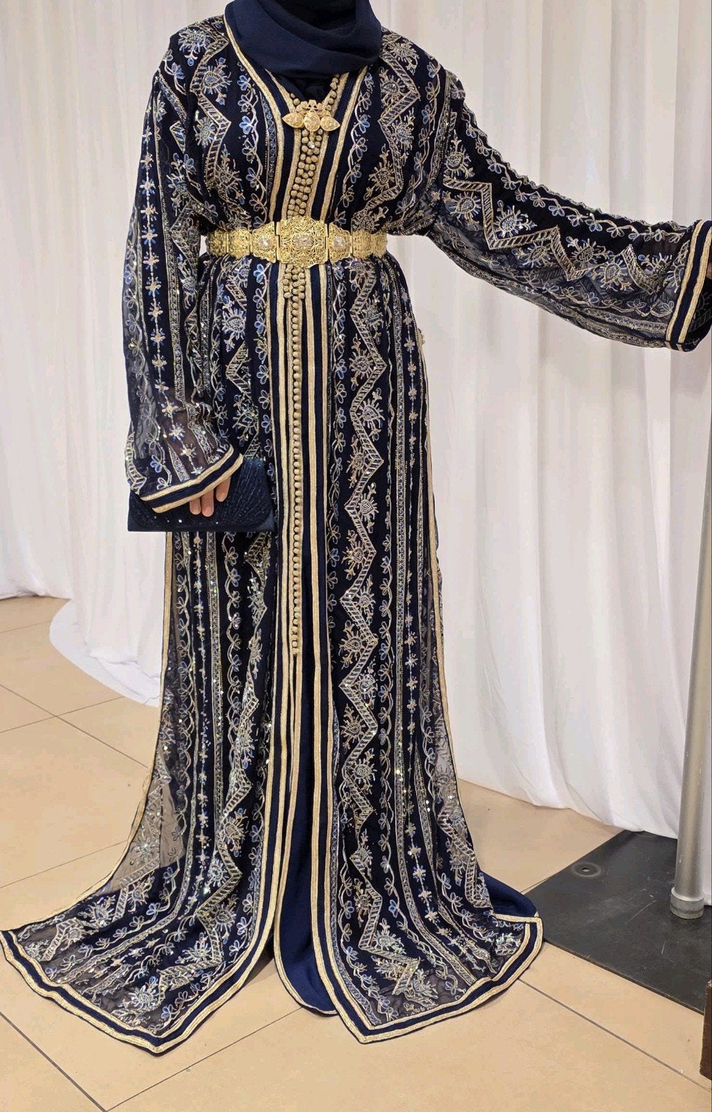 Prachtige donkerblauwe takchita  met gouden details, Ophalen of Verzenden, Zo goed als nieuw, Blauw, Overige typen