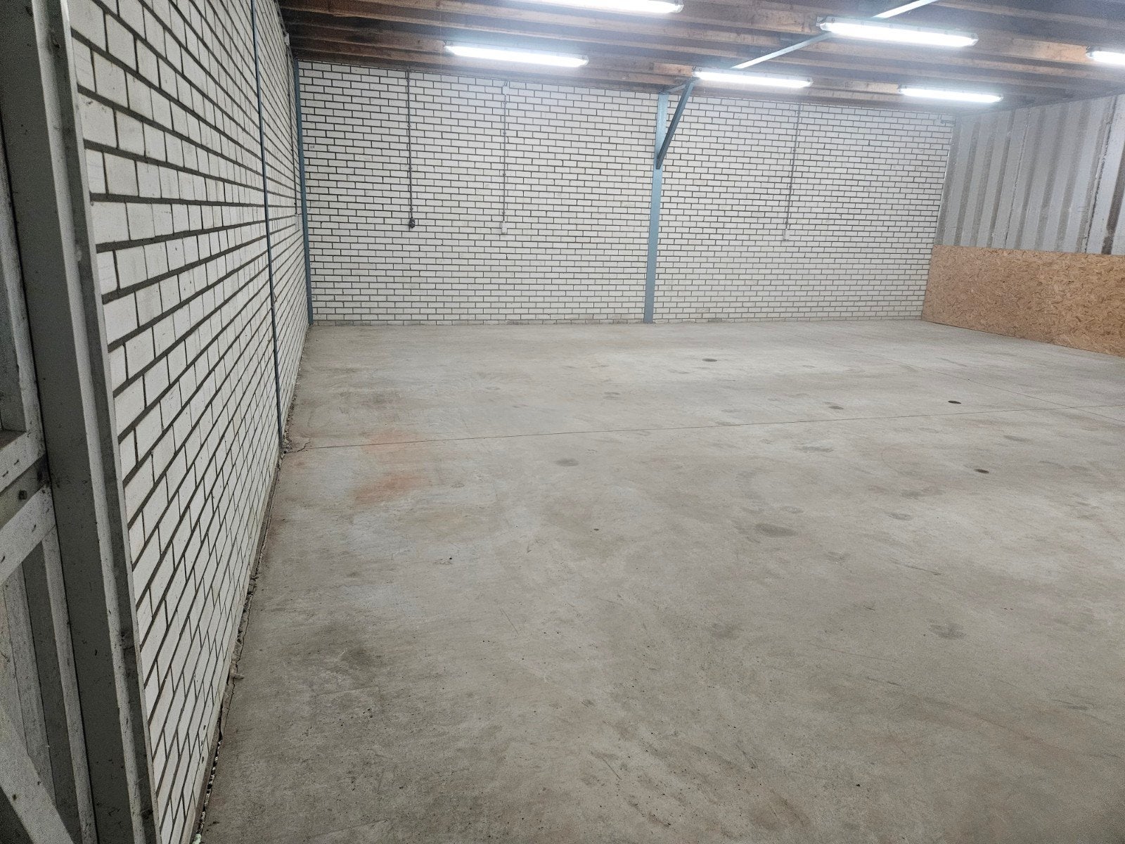 Foto 2 van Bedrijfsruimte te Huur Rottevalle 120m2