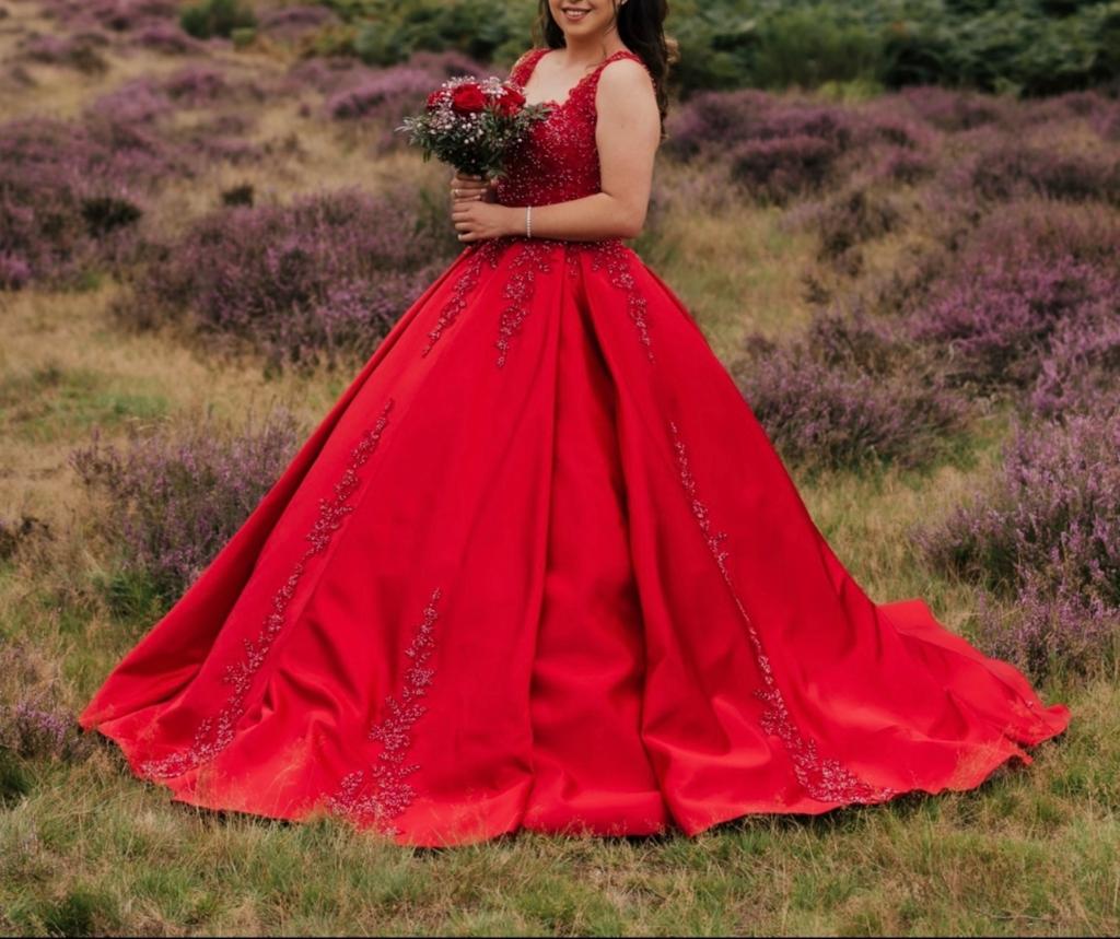 Henna jurk rood satijn, Ophalen, Zo goed als nieuw, Rood, Trouwjurk