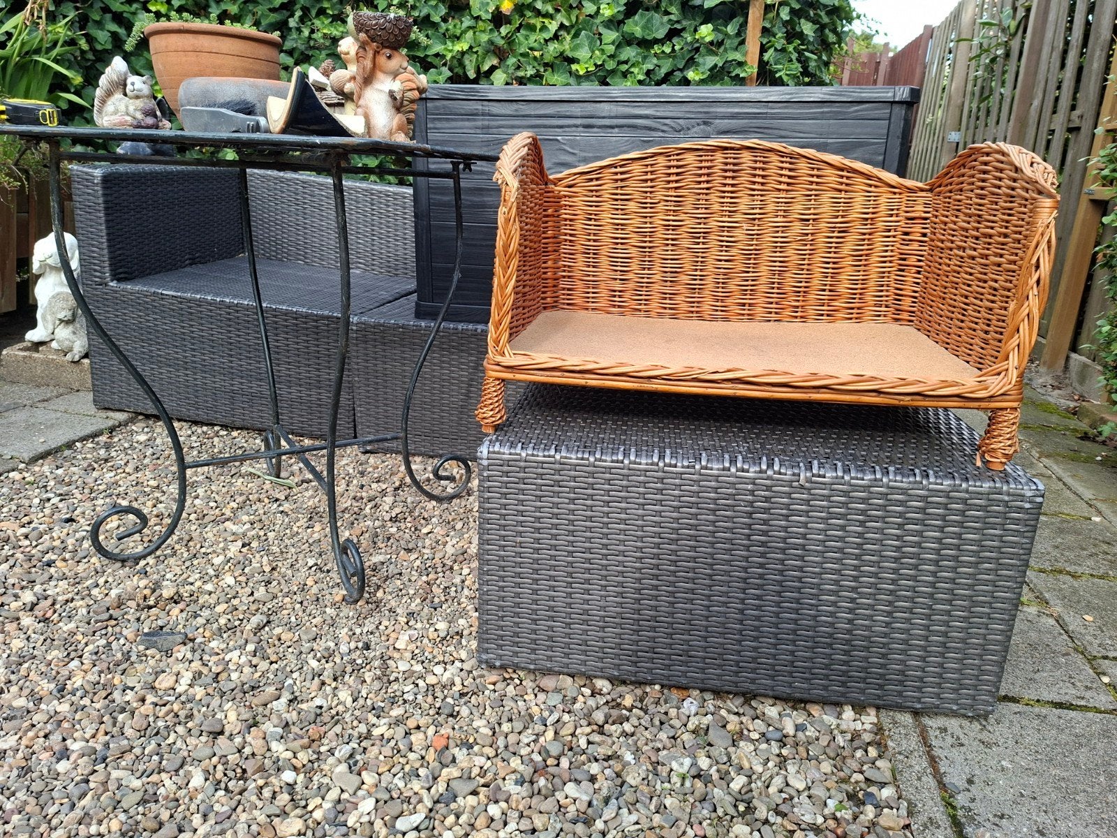 Rotan hondenbank voor middelgrote hond, Dieren en Toebehoren, Hondenmanden, Ophalen, Gebruikt, Riet