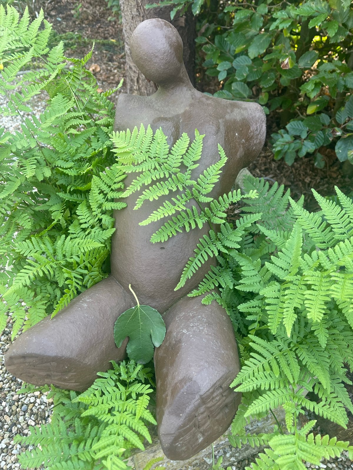 Mannen Torso van Klei - Handgemaakt door Lokale Kunstenares, Antiek en Kunst, Ophalen, Handgemaakt, 20 - 50 cm, Steen of Keramiek