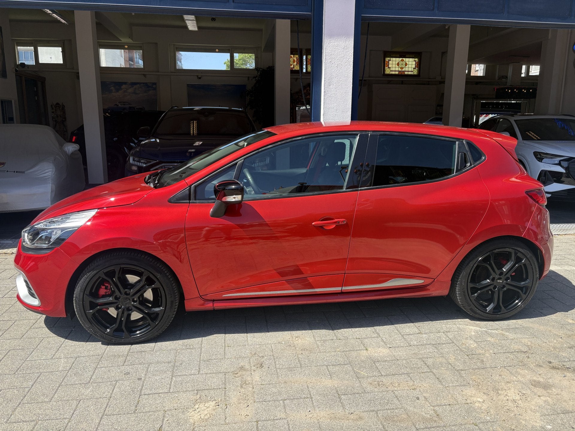Renault Clio 1.6 R.S. 200 PK/FULL OPTIONS (bj 2016), Auto's, 1618 cc, Gebruikt, Euro 6, 4 cilinders