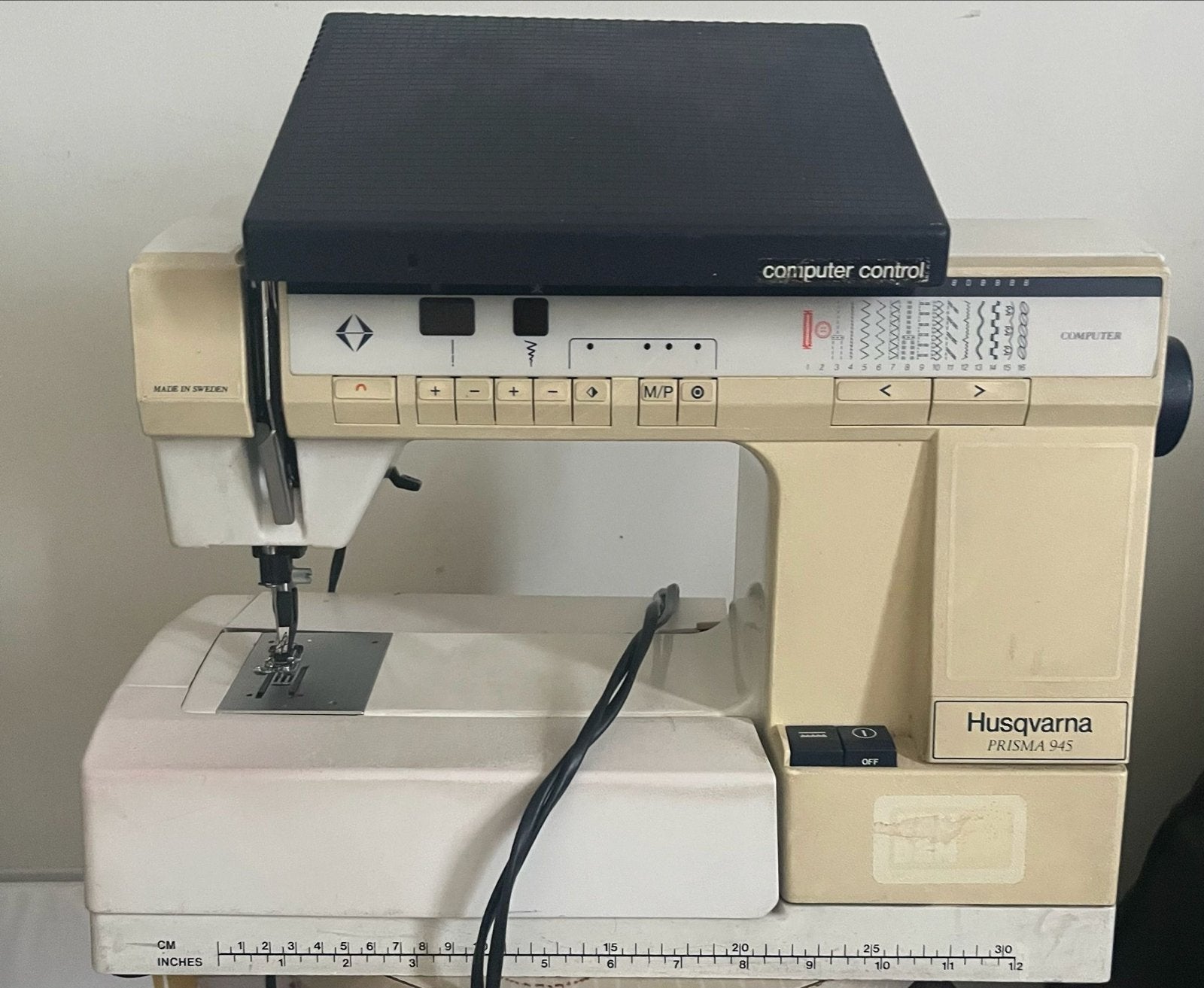 Husqvarna Prisma 945 Naaimachine - Computergestuurd, Ophalen of Verzenden, Gebruikt, Naaimachine, Husqvarna