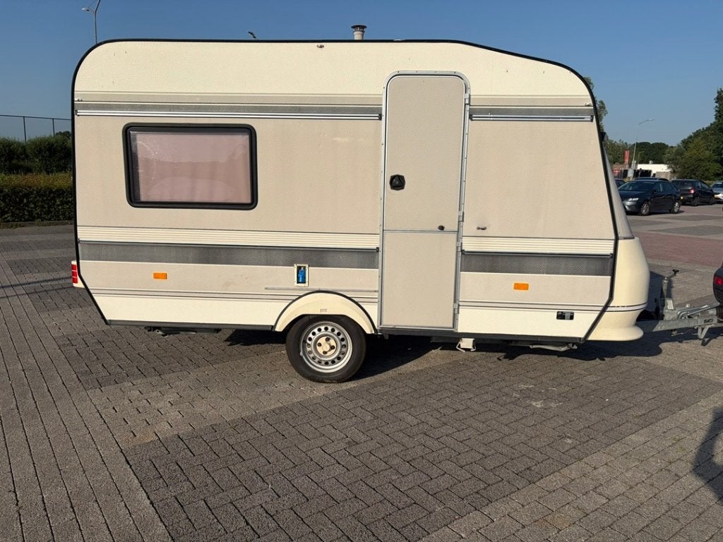 Hobby de Luxe 370 met voortent en luifel, Hobby, Treinzit, Tot en met 3, 4 tot 5 meter