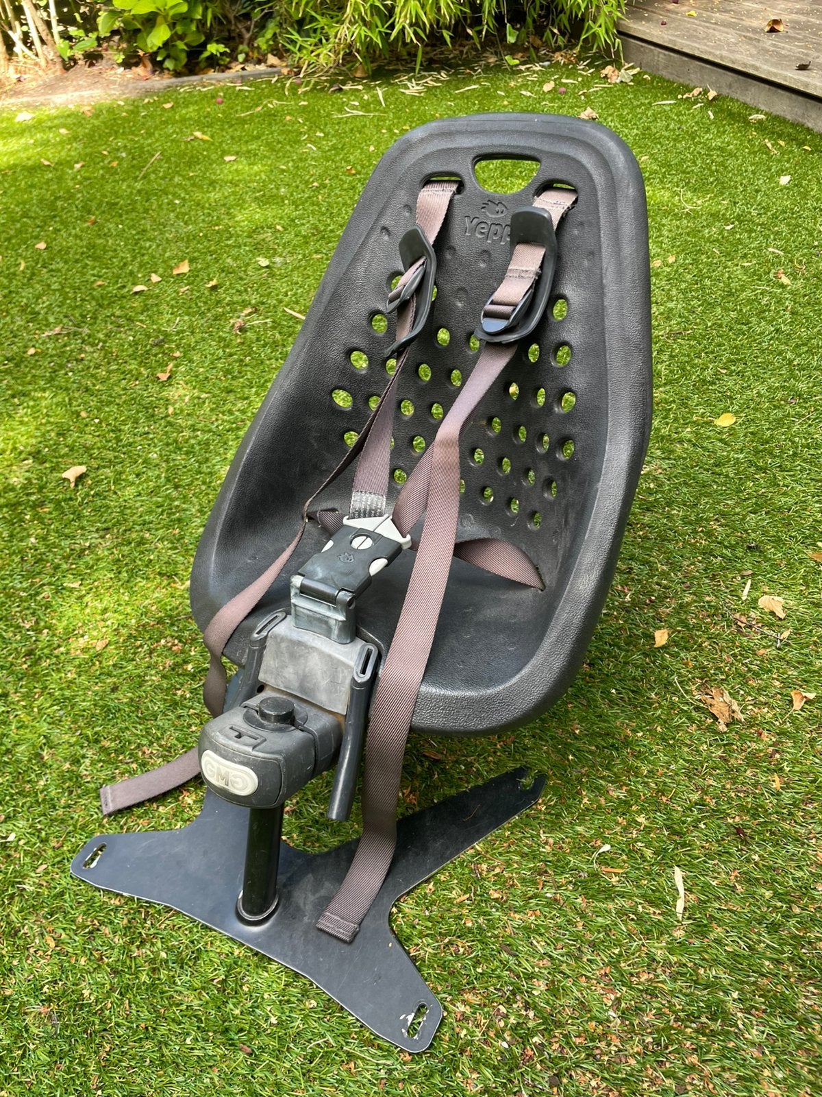 Yepp Mini kinderstoeltje met adapter voor in bakfiets, Ophalen of Verzenden, Gebruikt, 9 t/m 18 kg