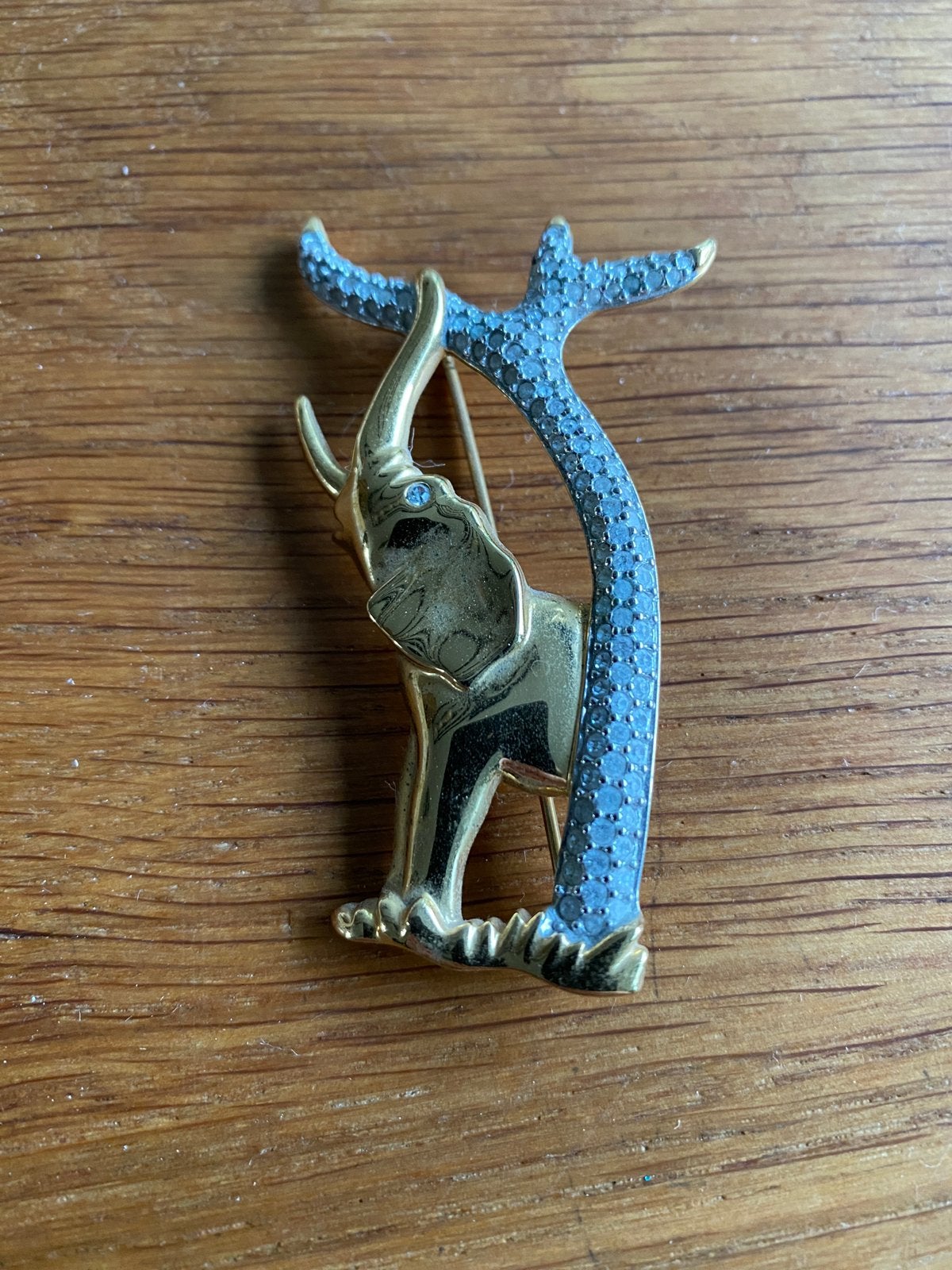 Swarovski broche olifant, Ophalen of Verzenden, Zo goed als nieuw, Sieraad of Horloge