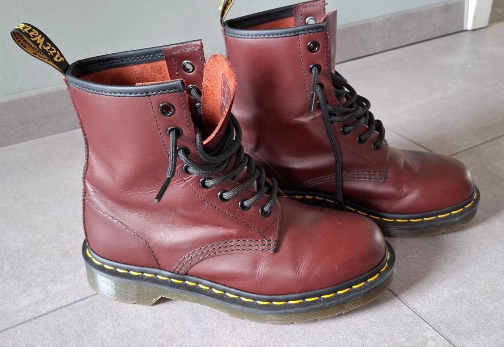 Dr Martens schoenen veterboots bordeauxrood maat 37 izgs, Kleding | Dames, Schoenen, Lage of Enkellaarzen, Ophalen of Verzenden