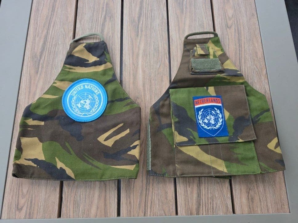 KL UNPROFOR Woodland Schouderbanden/Armbanden, Ophalen of Verzenden, Landmacht, Nederland, Kleding of Schoenen
