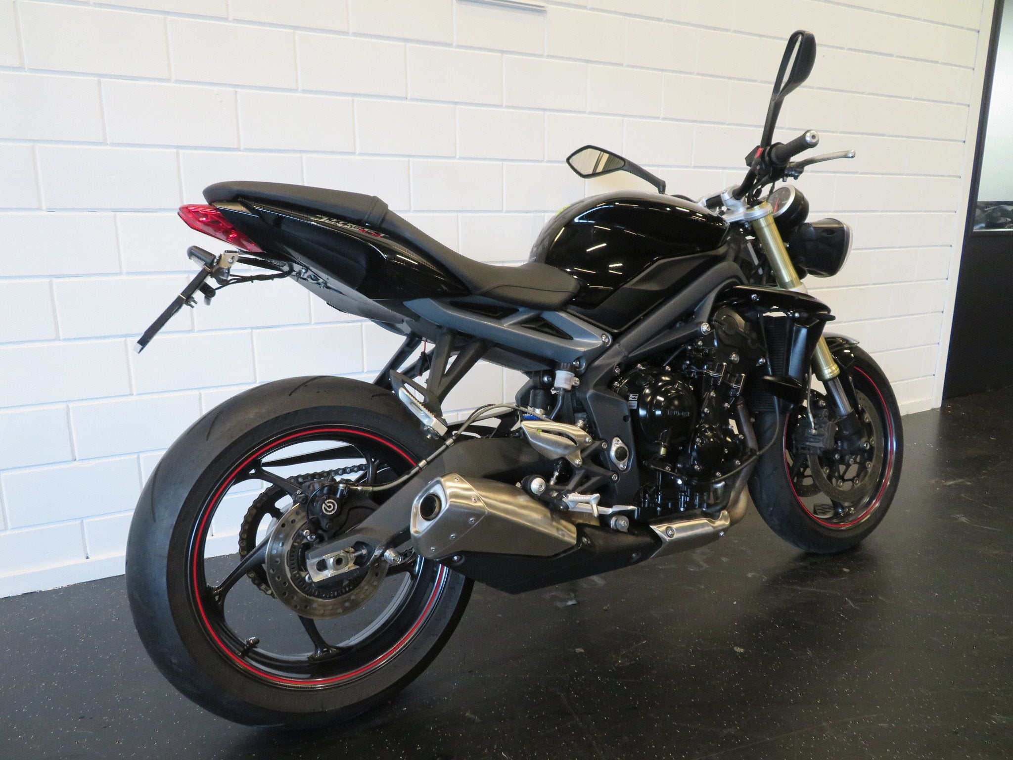 Triumph STREET TRIPLE 675 BLACK EDITION TOP (bj 2016), Motoren, Motoren | Triumph, 675 cc, Bedrijf, Naked bike