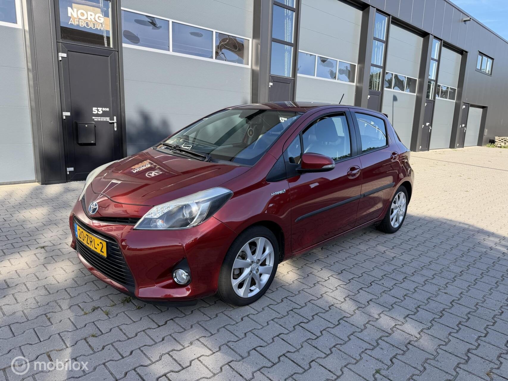 Toyota Yaris 1.5 Full Hybrid Dynamic DEALER ONDERHOUDEN, Auto's, Euro 5, Gebruikt, 4 cilinders, 1070 kg