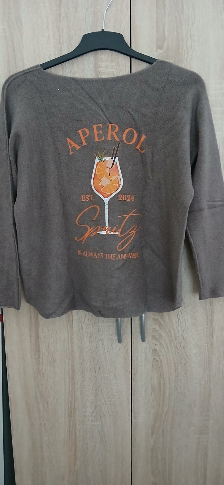 Leuke bruine trui met aperol spritz tekst een maat, Ophalen of Verzenden, Zo goed als nieuw, Bruin