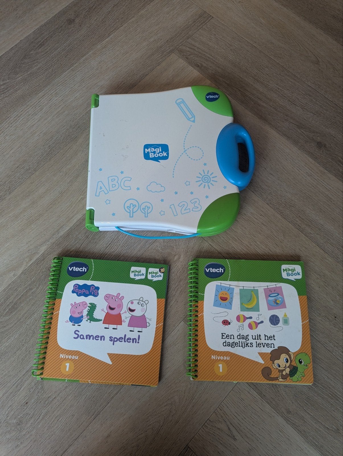 VTech MagiBook met 2 boeken: Peppa Pig en Dagelijks Leven, Kinderen en Baby's, Ophalen, Zo goed als nieuw, 2 tot 4 jaar