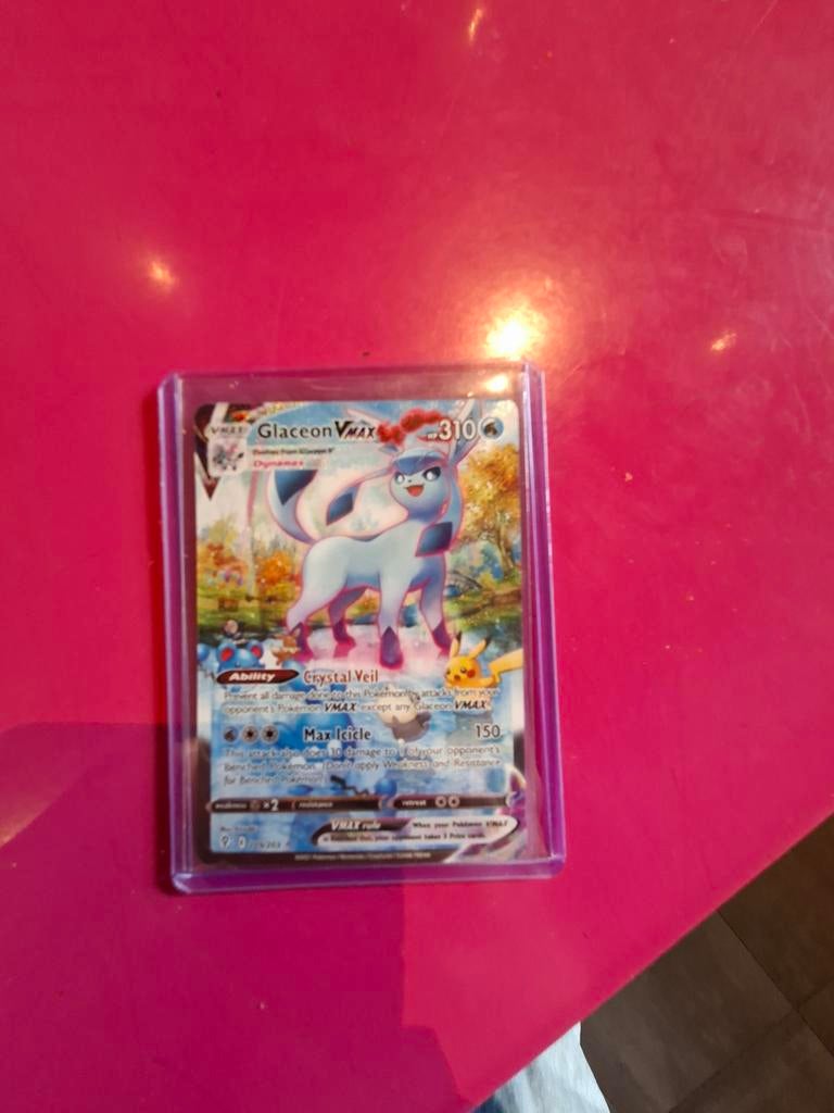 Glaceon vmax 209/203 evolving skies, Ophalen of Verzenden, Zo goed als nieuw