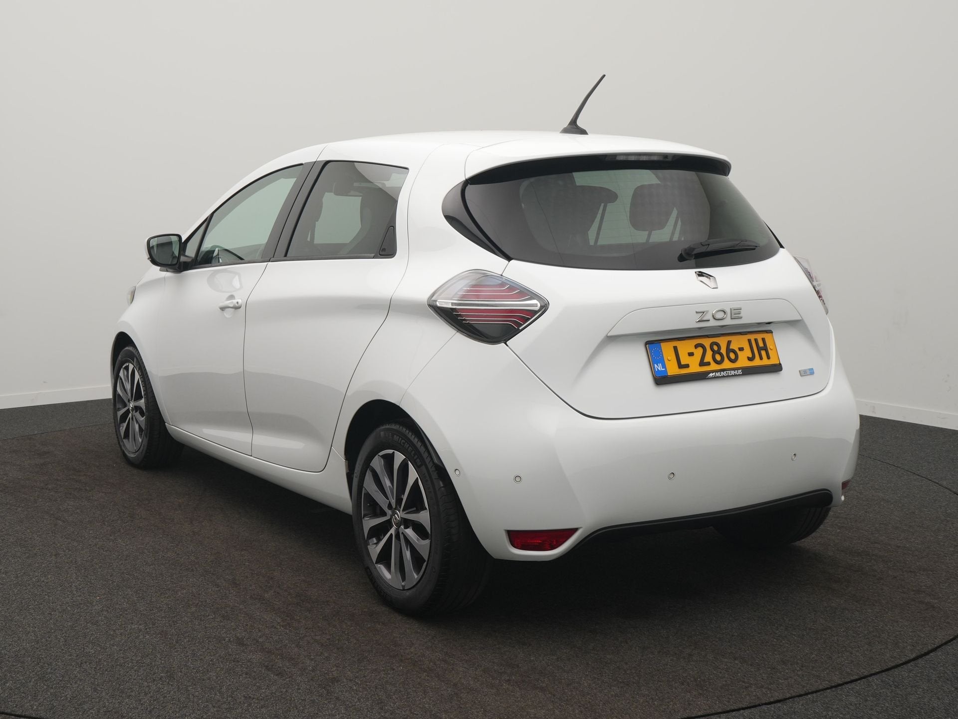 Renault ZOE R135 Intens 52 kWh - RIJKLAARPRIJS - Achteruitri, Auto's, Renault, 12 maanden, 136 pk, Gebruikt, Zwart