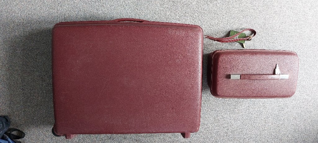 Samsonite koffer met wieltjes + Beauty case met sleutel, Gebruikt, Hard kunststof, 45 tot 55 cm, Ophalen of Verzenden
