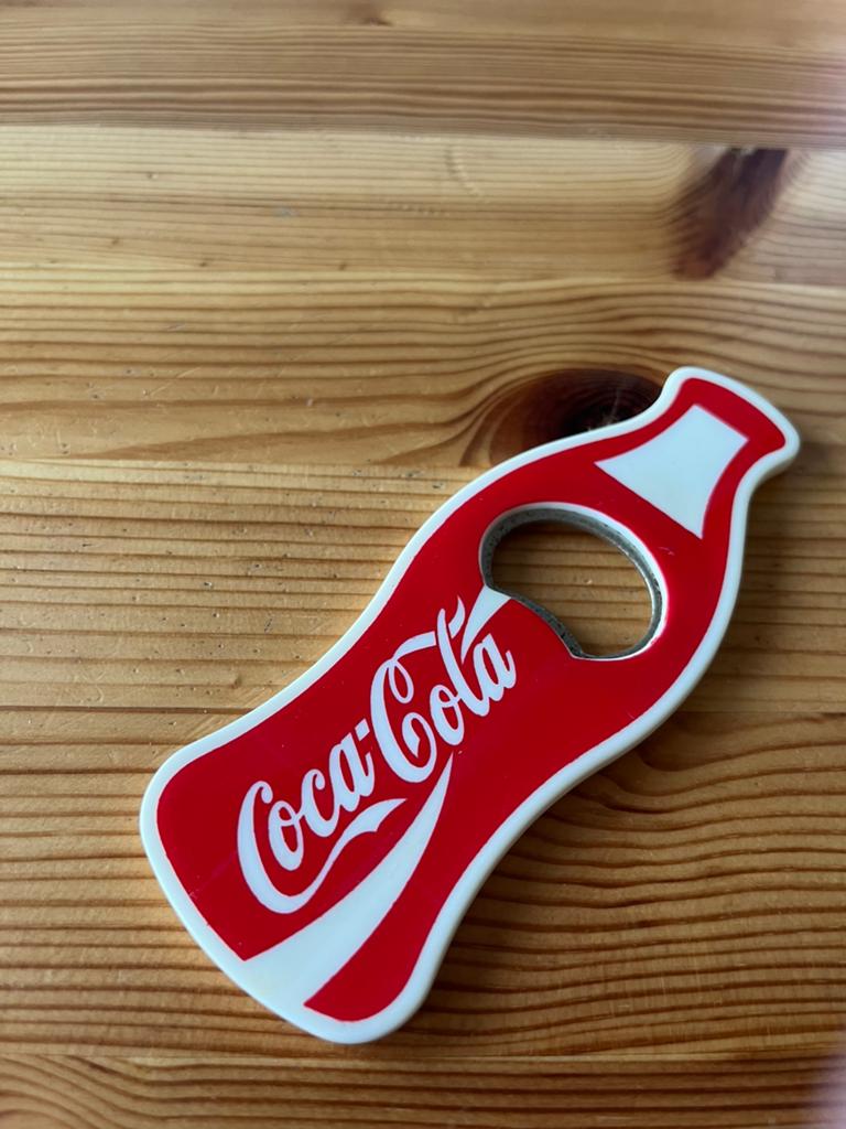 Leuke Coca-Cola flessenopener mét magneet., Ophalen of Verzenden, Nieuw, Gebruiksvoorwerp