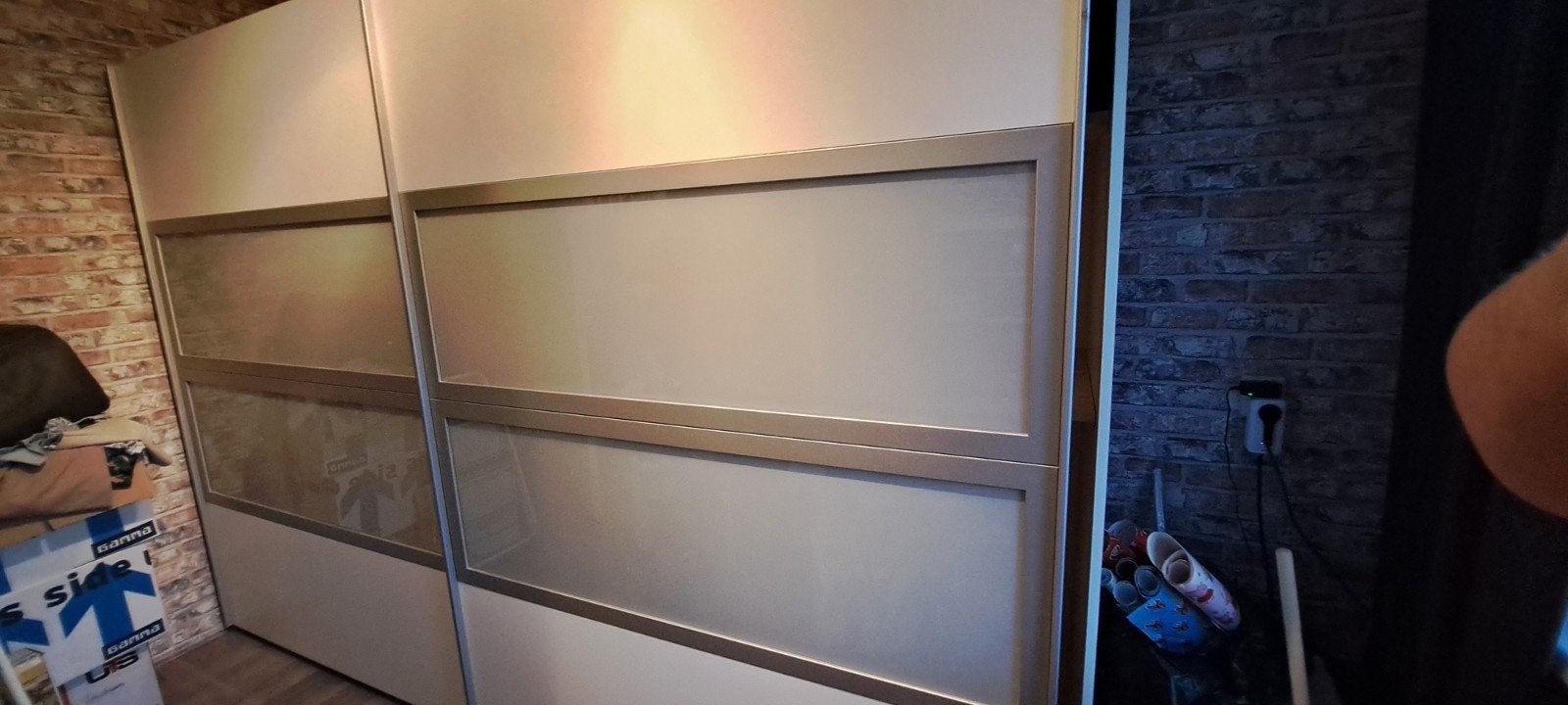 te koop: grote Ikea kast met 2 schuifdeuren, Ophalen