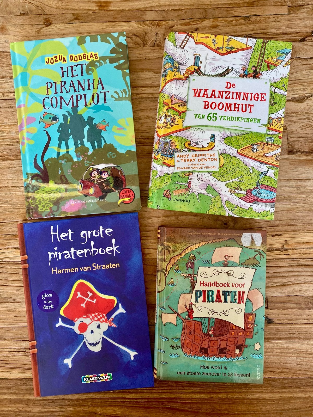 4 leuke kinderboeken: piraten, piranha's en een boomhut, Ophalen of Verzenden, Zo goed als nieuw, Fictie