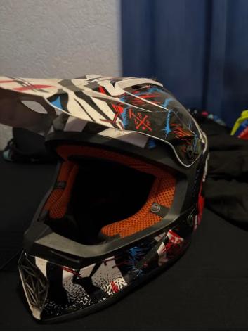 2 crossmoter helmen tekoop!! Enkel ophalen !!!, Motoren, XS, Kinderen, Offroadhelm, Tweedehands