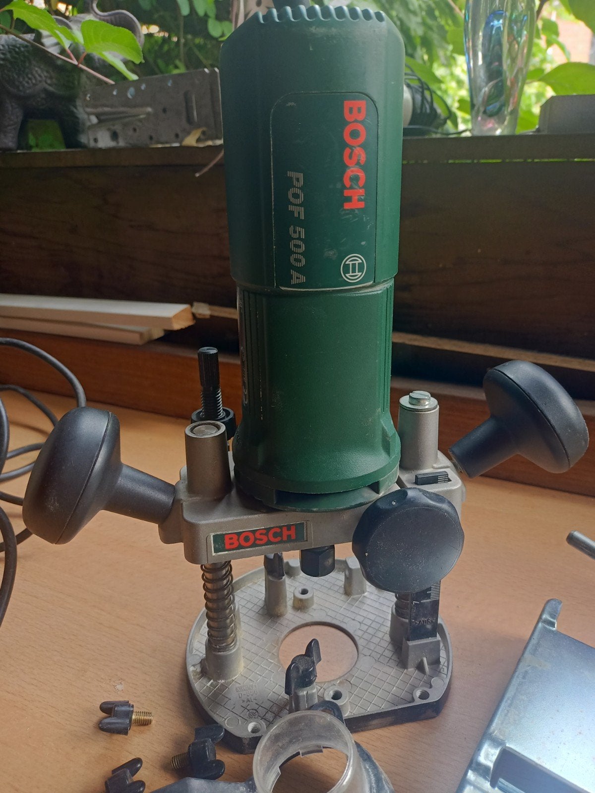 Bosch bovenfrees, Ophalen, Zo goed als nieuw, 400 tot 600 watt, Boormachine
