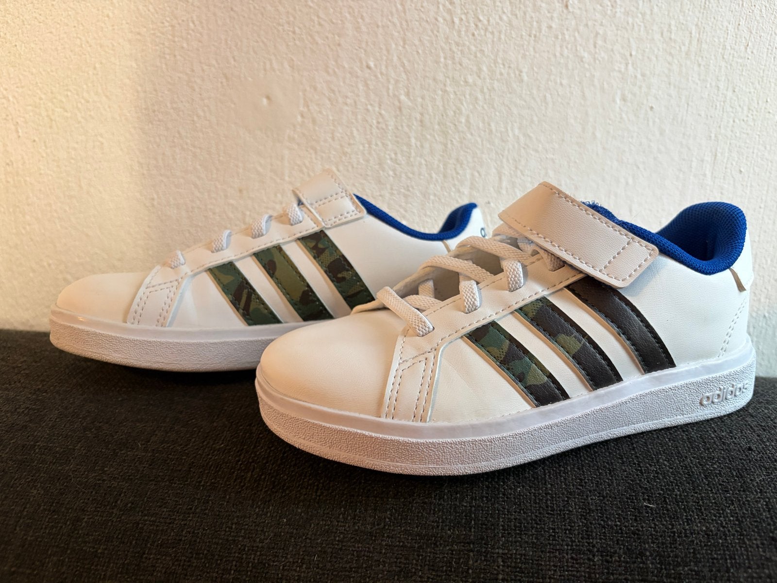Adidas sneakers maat 29, Kinderen en Baby's, Kinderkleding | Schoenen en Sokken, Ophalen, Gebruikt, Jongen of Meisje, Schoenen