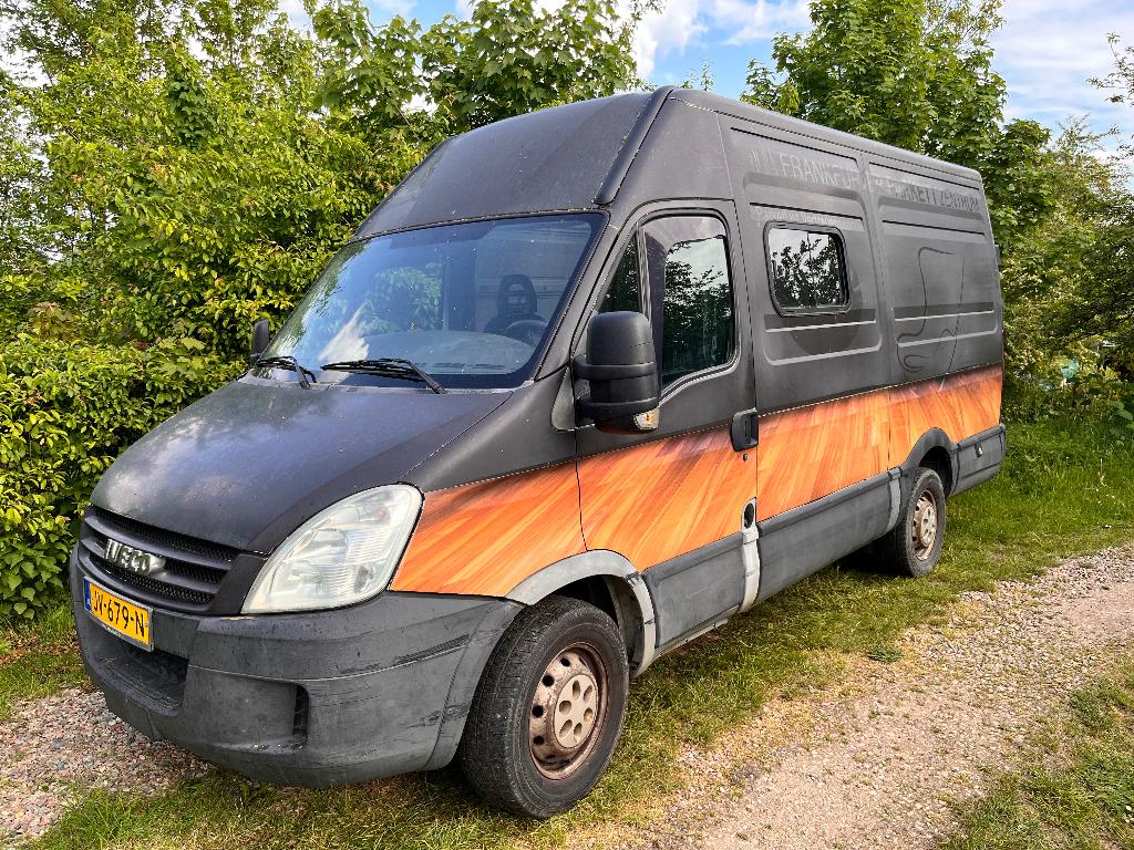 Buscamper met eenvoudige indeling. NIEUWE APK, Caravans en Kamperen, Campers, Overige merken, Buscamper of Camperbus, Dakluik