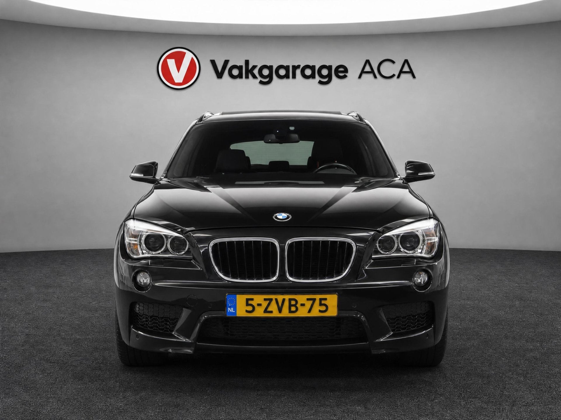 BMW X1 SDrive20i High Executive // PANO // NAVI // LEDER //, 4 cilinders, Zwart, 184 pk, SUV of Terreinwagen