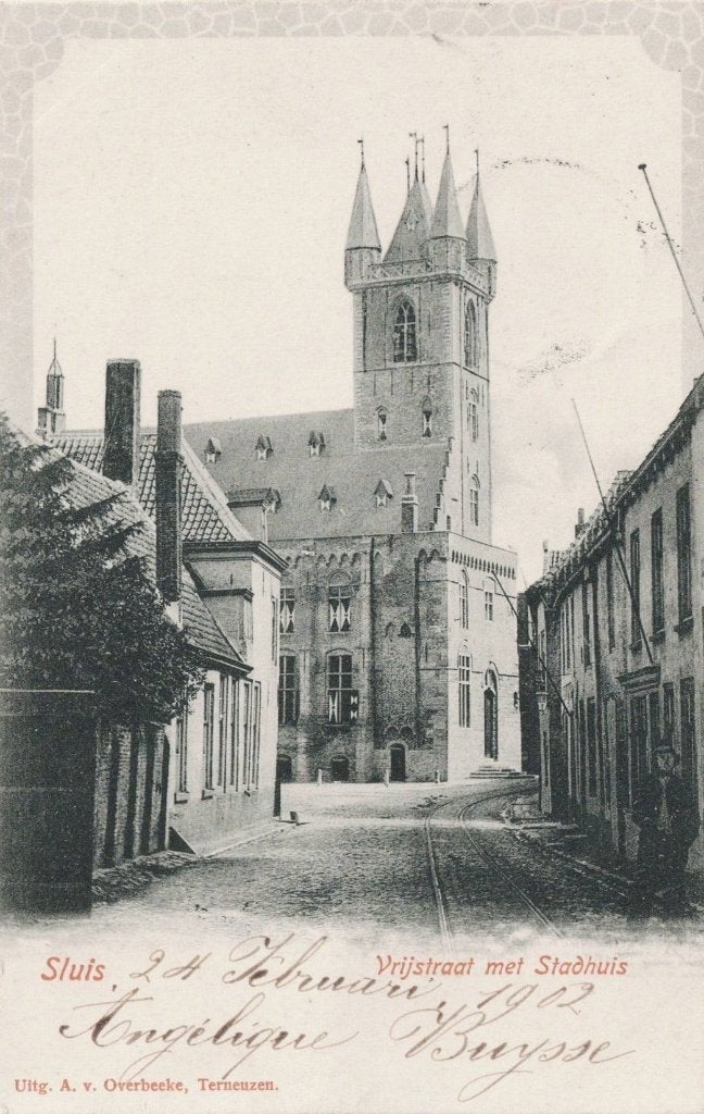 Ansichtkaart Sluis Vrijstraat met stadhuis - verstuurd 1902, Ophalen of Verzenden, Voor 1920, Gelopen, Zeeland