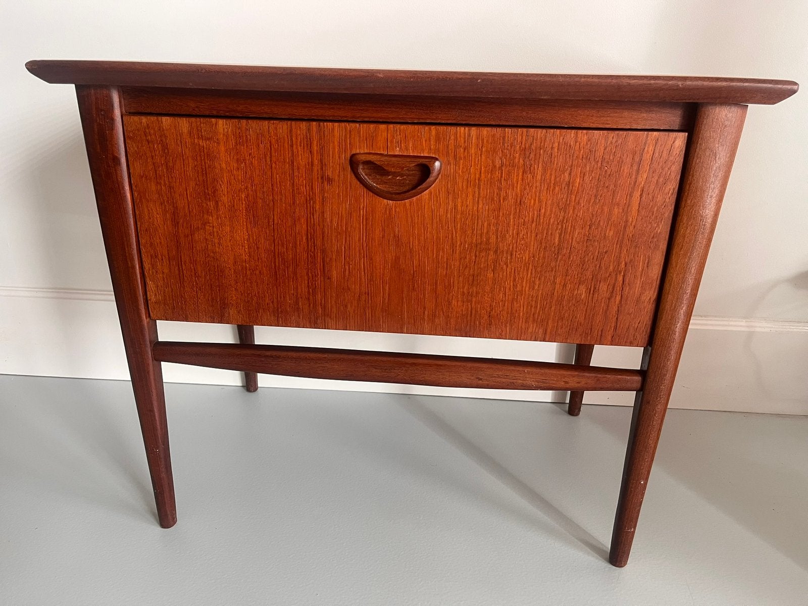 Louis van Teeffelen kastje mid century, Ophalen, Gebruikt