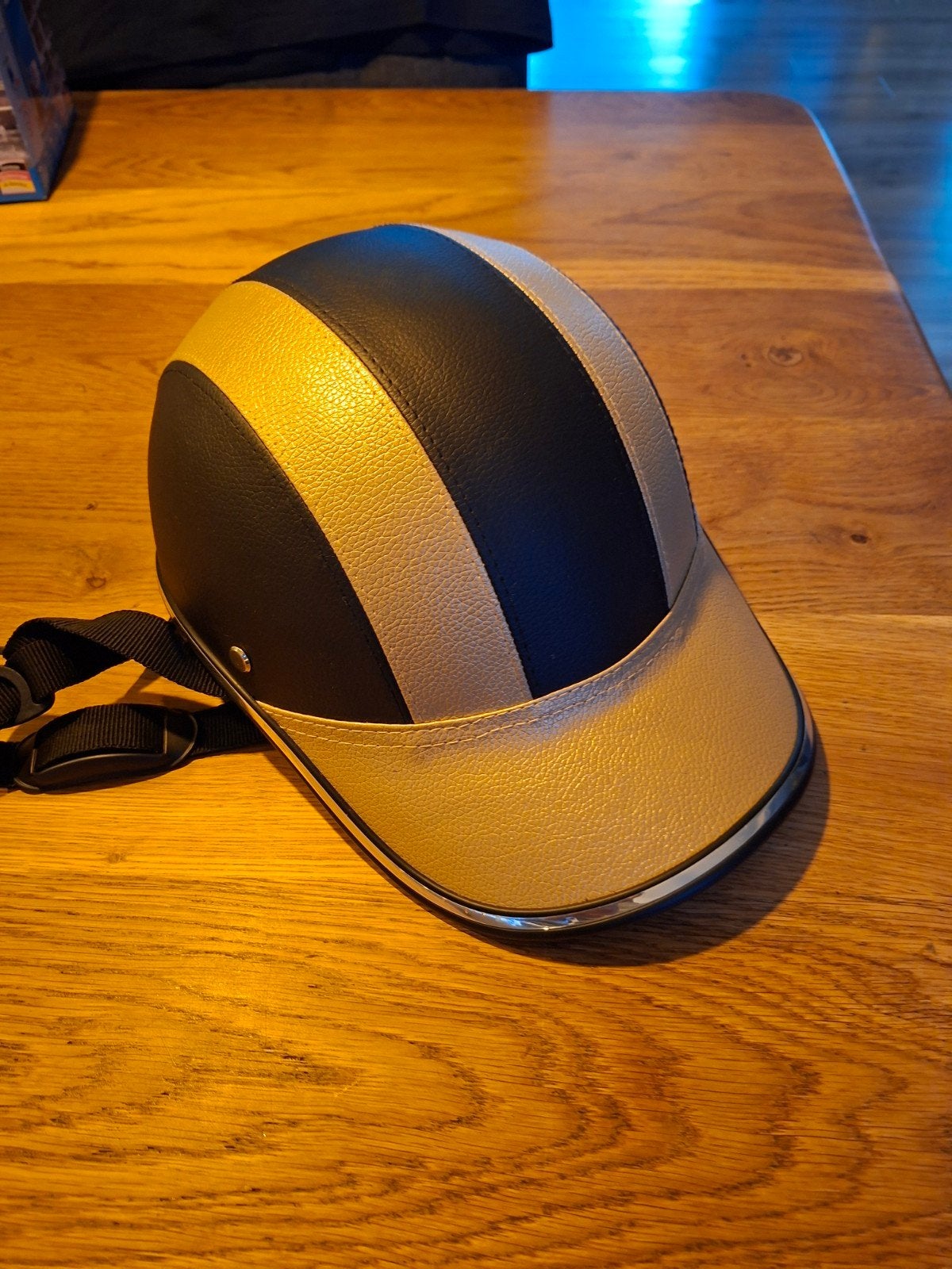 unieke snorfiets pet  - helm, Fietsen en Brommers, Brommerhelmen, Ophalen of Verzenden