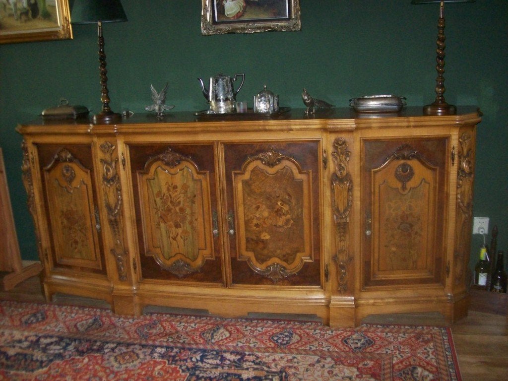 Noten-kersenhouten dressoir., Ophalen