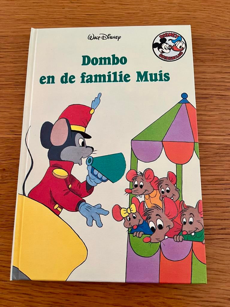 Dumbo en de familie Muis - Disney Boek, Boeken, Jongen of Meisje, Ophalen of Verzenden, Zo goed als nieuw, Voorleesboek