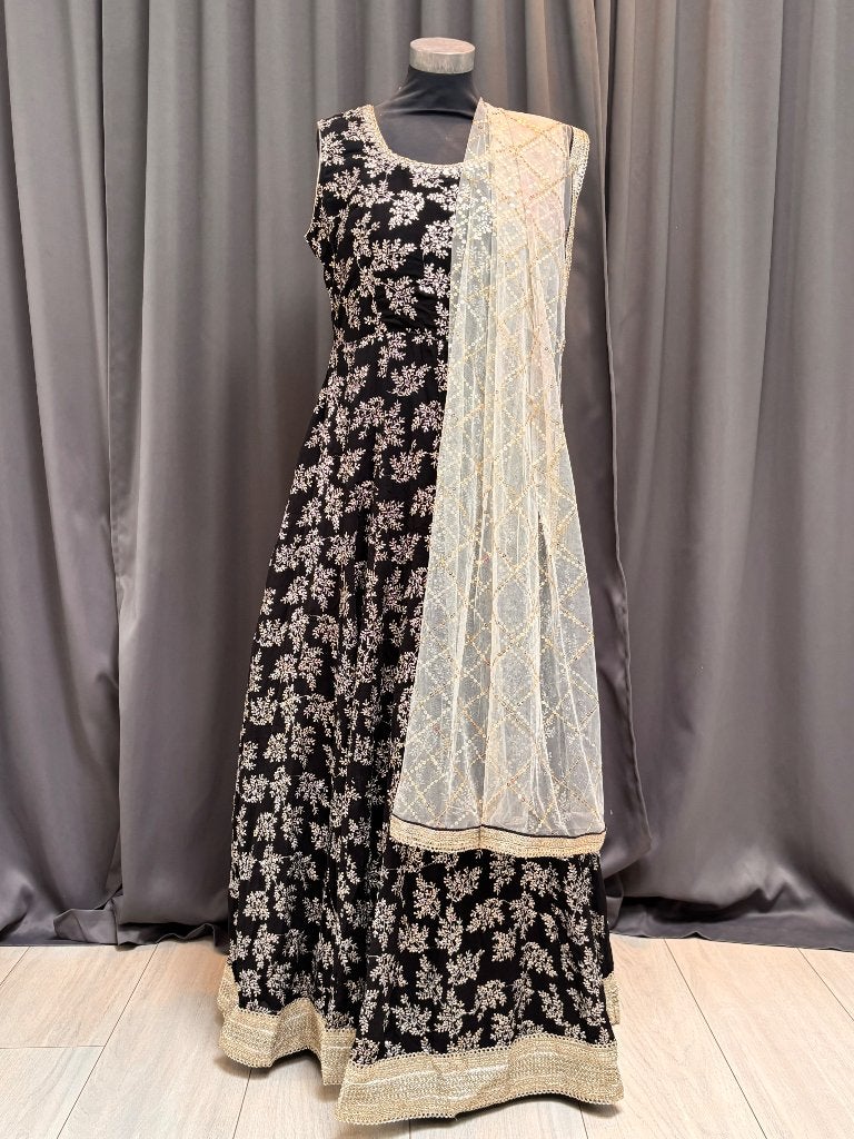 Prachtige Indiase jurk zwart met goud, maat 38/40, Kleding | Dames, Maat 38/40 (M), Galajurk, Zwart, Ophalen of Verzenden