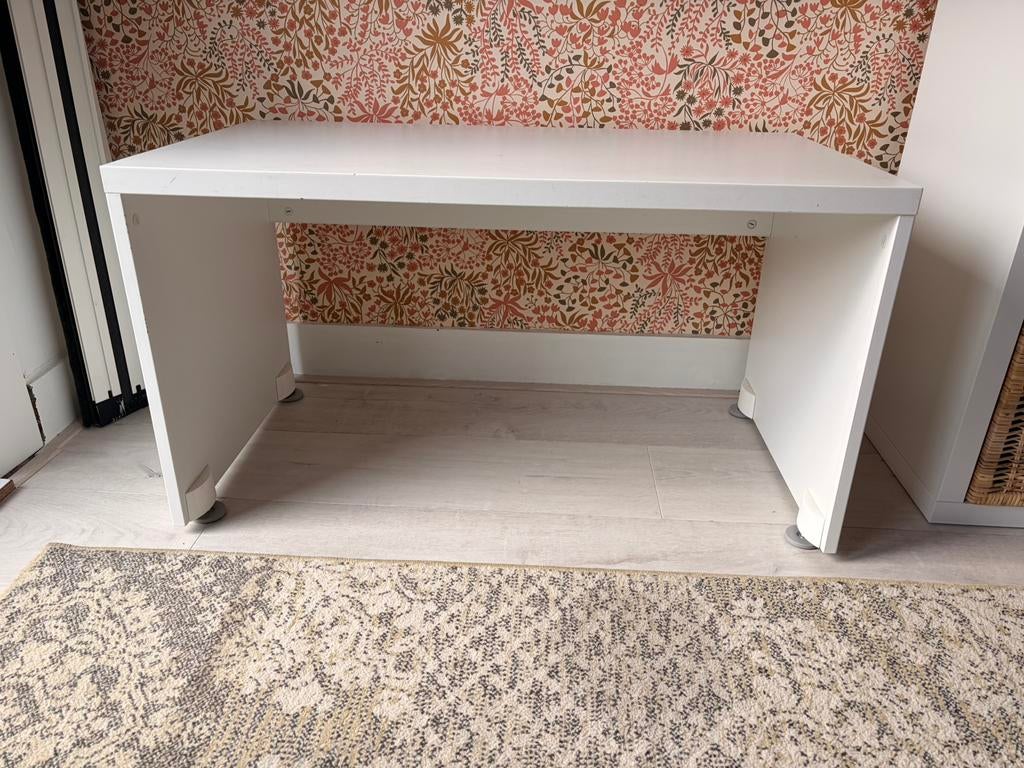 Kinderbureau smastad, Ophalen, Gebruikt, Tafel(s)