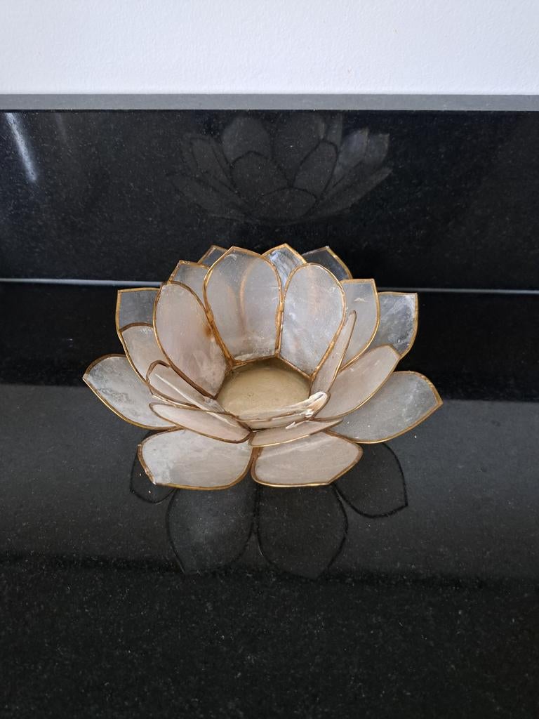Prachtige Lotus Kandelaar van Capiz schelpen, Overige materialen, Gebruikt, Wit, Ophalen of Verzenden