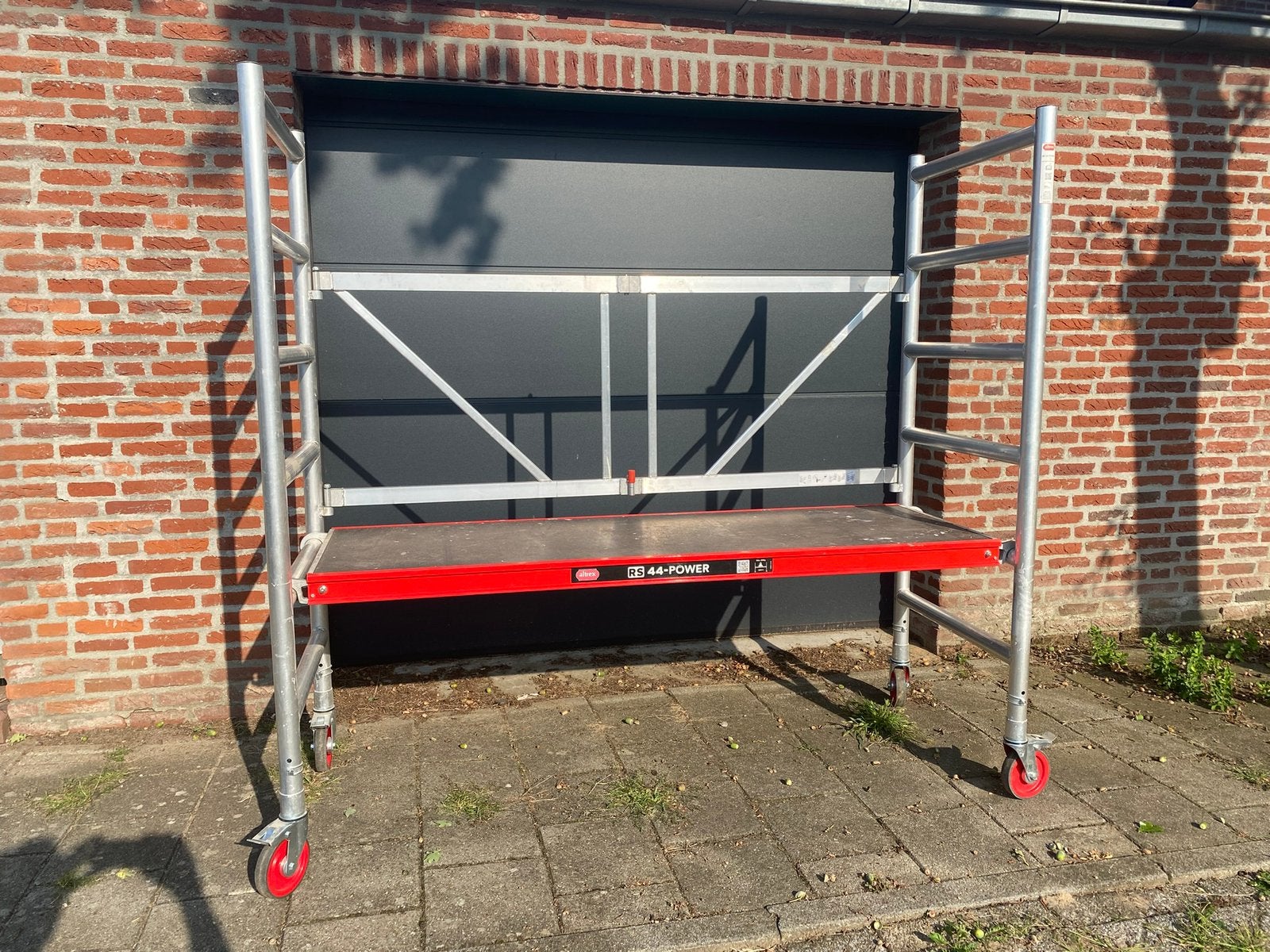 Te Huur Altrex RS44 kamersteiger, Ophalen, Zo goed als nieuw, Rolsteiger of Kamersteiger, 5 meter of hoger
