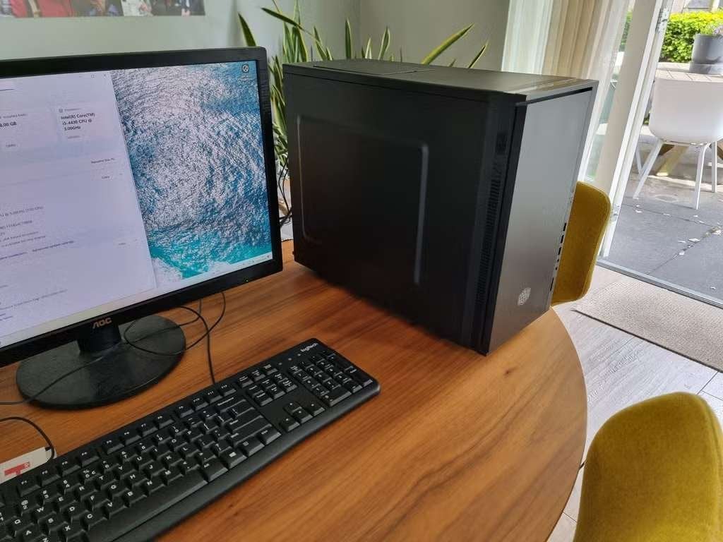 Extra Stille Office PC - I5-4430, 8GB RAM, 345GB SSD, W11, Computers en Software, Desktop Pc's, Ophalen, Gebruikt, Cooler Master (behuizing)