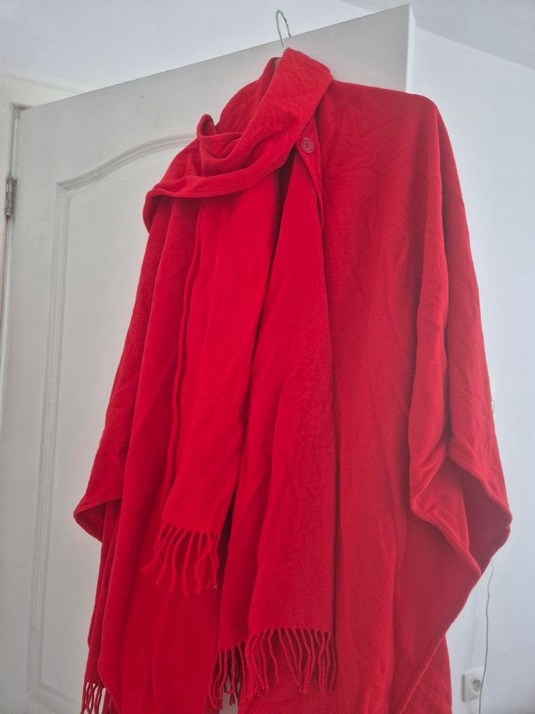 Rode poncho/cape met sjaal van Ulla Popken, Maat 46/48 (XL) of groter, Ulla Popken, Ophalen of Verzenden, Zo goed als nieuw