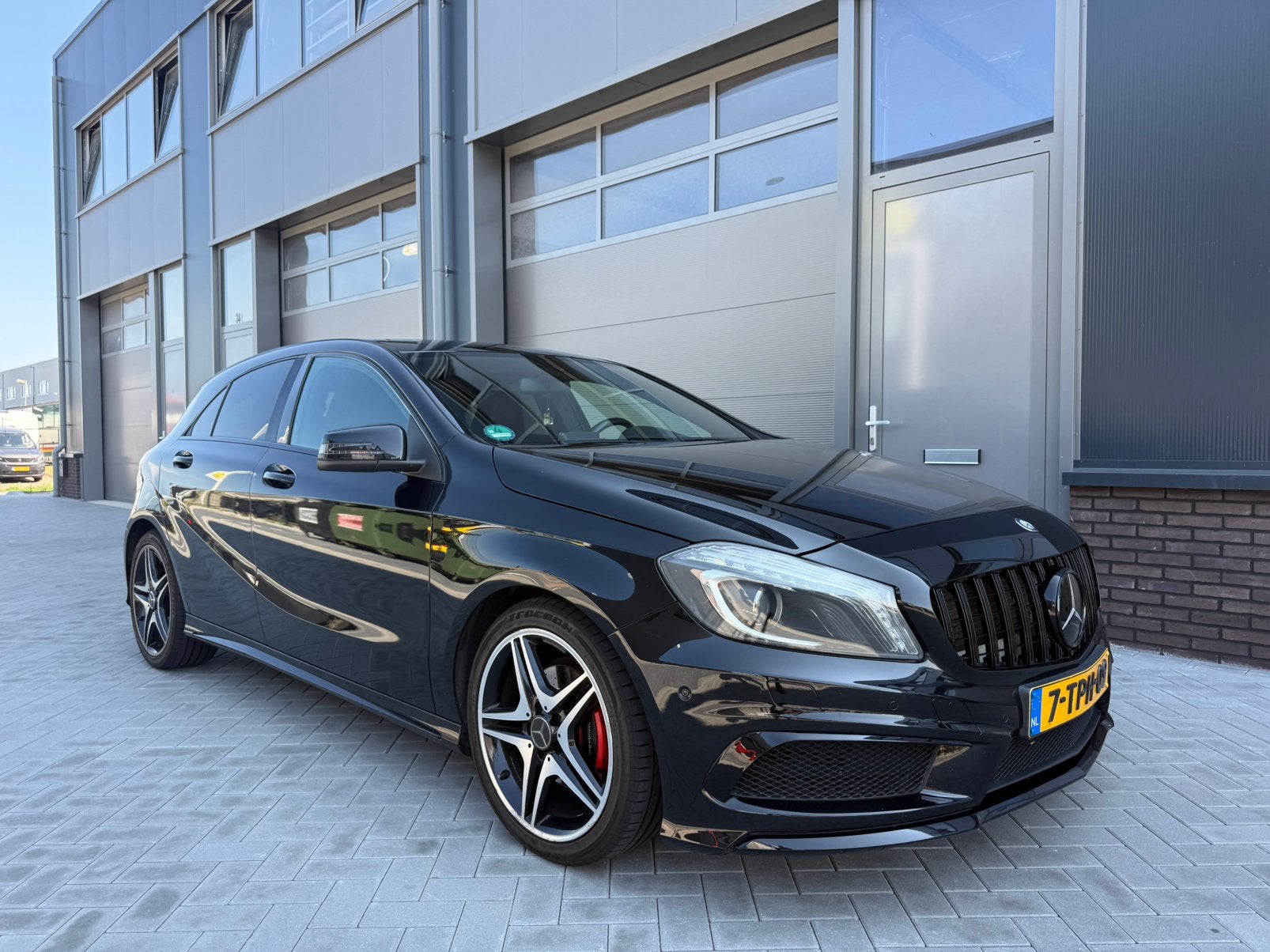 Mercedes-Benz A-Klasse A180 1.6 BlueEfficiency 2014 AMG line, Auto's, Mercedes-Benz, Voorwielaandrijving, Zwart, 4 cilinders, 1200 kg