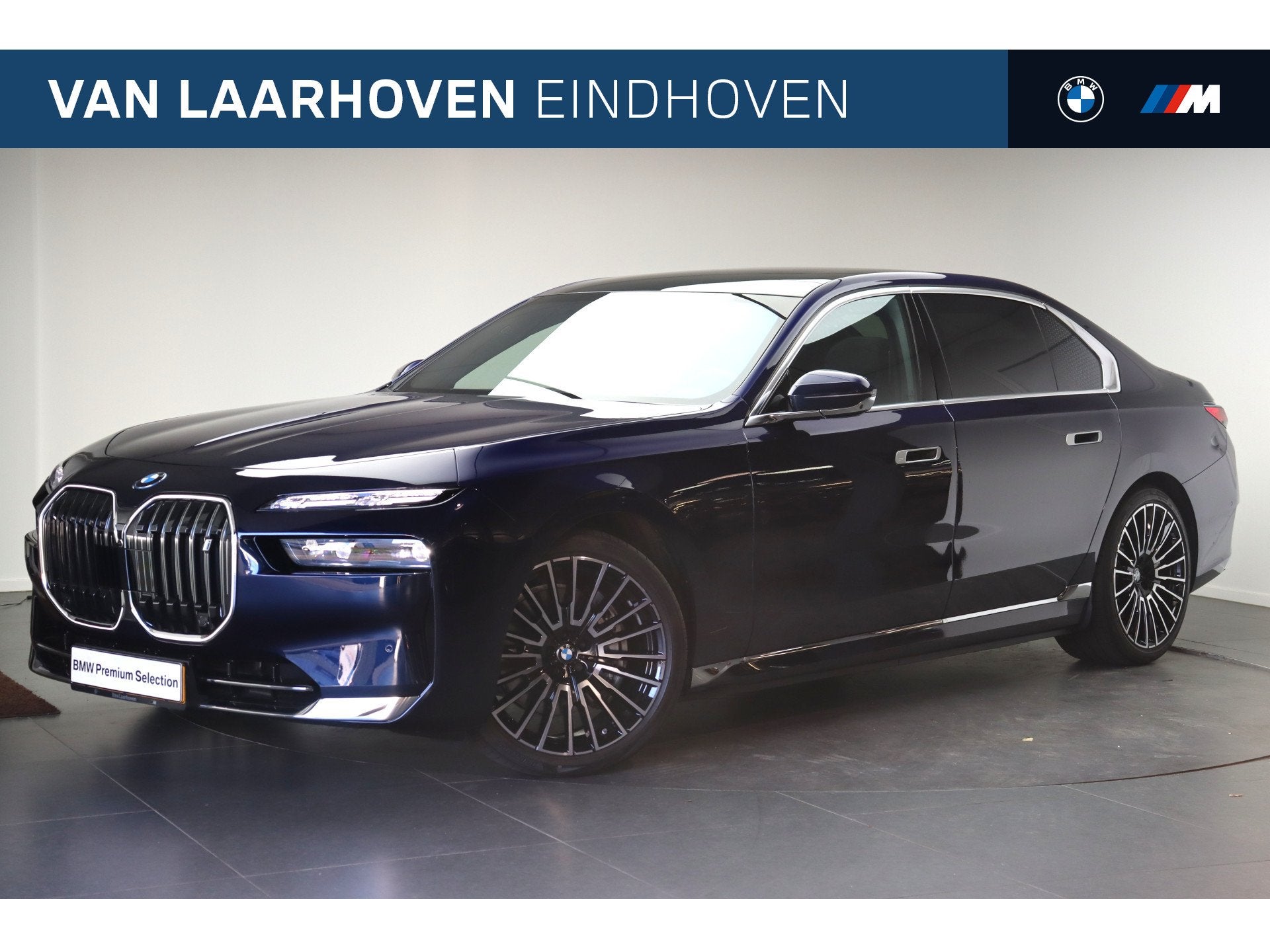 BMW i7 eDrive50 High Executive / Panoramadak / Stoelventilat, Auto's, BMW, Head-up Display, Achterwielaandrijving, Zwart, Met garantie (alle)