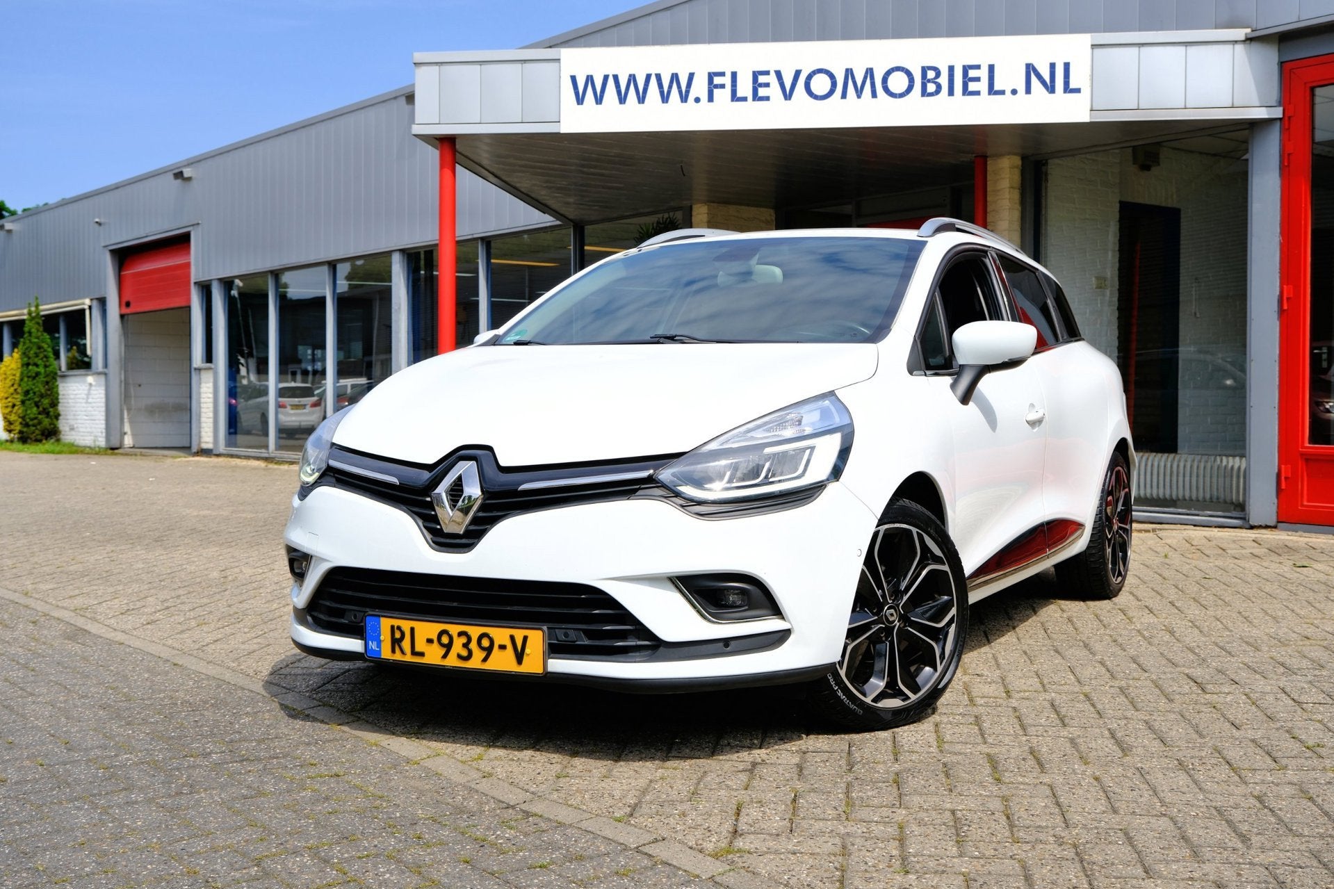 Renault Clio Estate 1.2 TCe Intens Aut. Navi|LED koplampen|C, Gebruikt, 4 cilinders, 635 kg, Wit