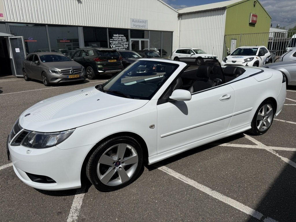 Saab 9-3 Cabrio 2.0 T Vector Automaat (bj 2007), Auto's, Saab, Zwart, 4 cilinders, 4 stoelen, Wit