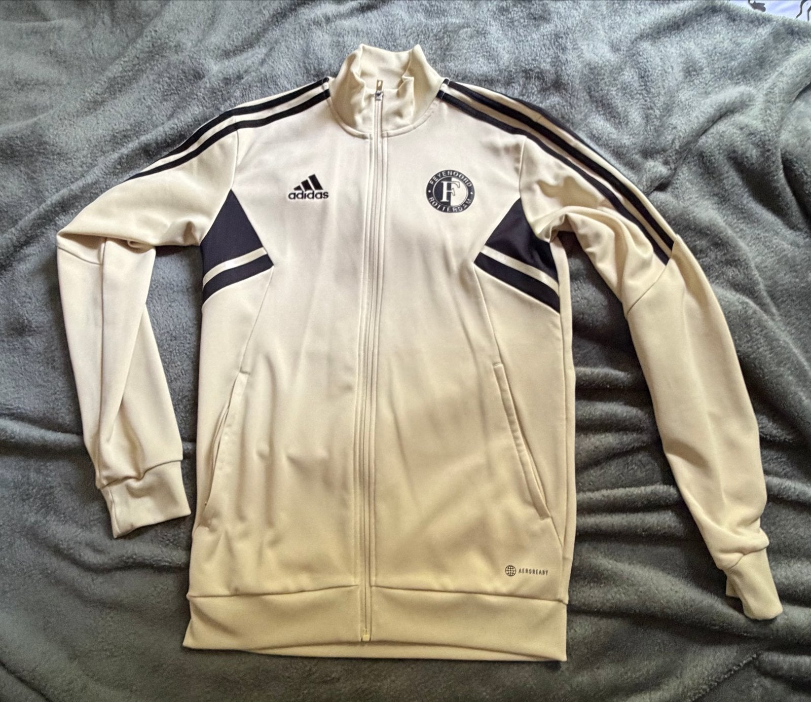 Adidas Feyenoord Trainingspak 2022/2023 - Maat S, Meerkleurig, Ophalen of Verzenden, Zo goed als nieuw, Voetbal