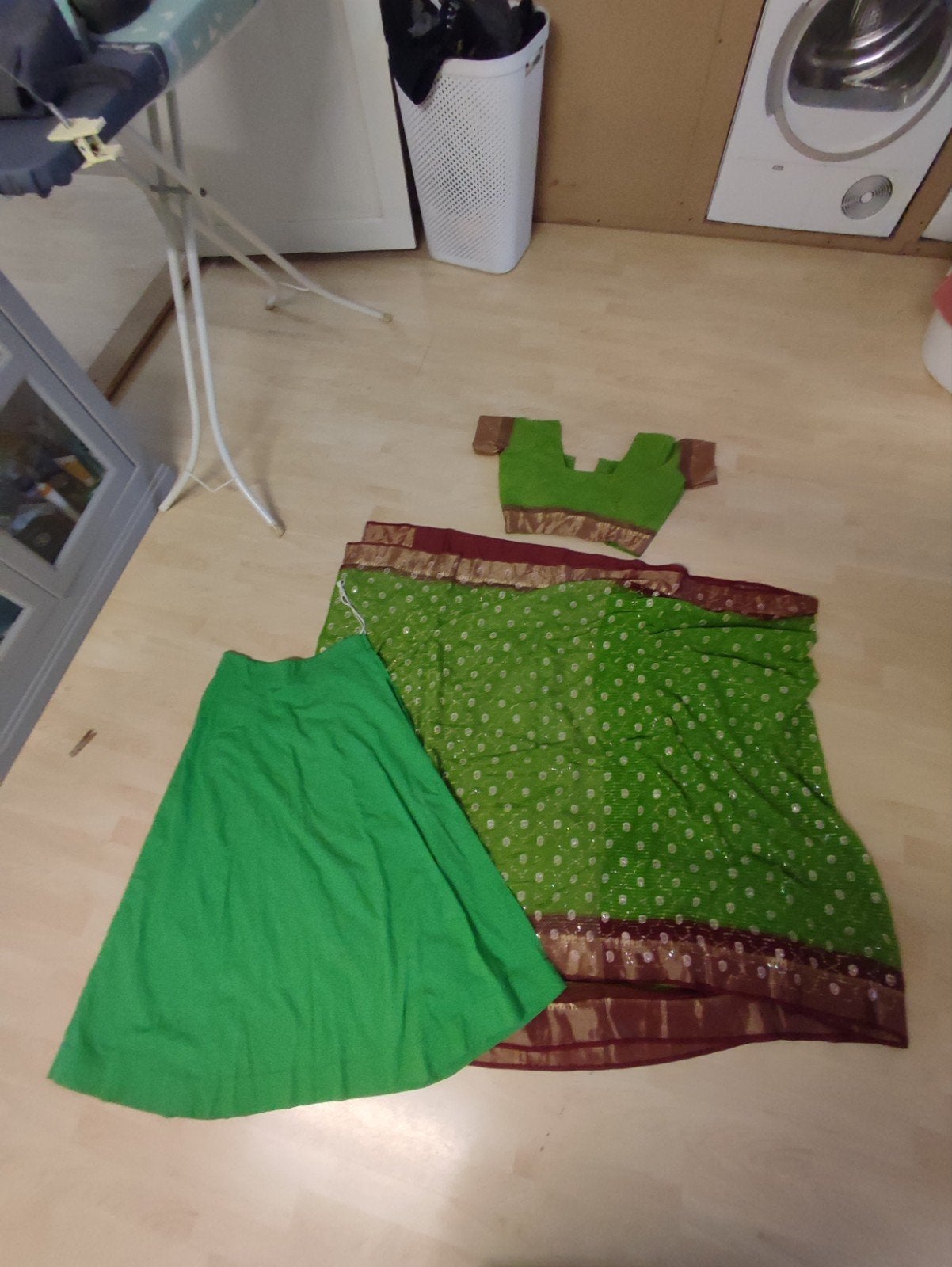Indiase sari met katoenen onderrok en top. Maat 38/40, Kleding | Dames, Maat 38/40 (M), Overige typen, Ophalen of Verzenden, Zo goed als nieuw