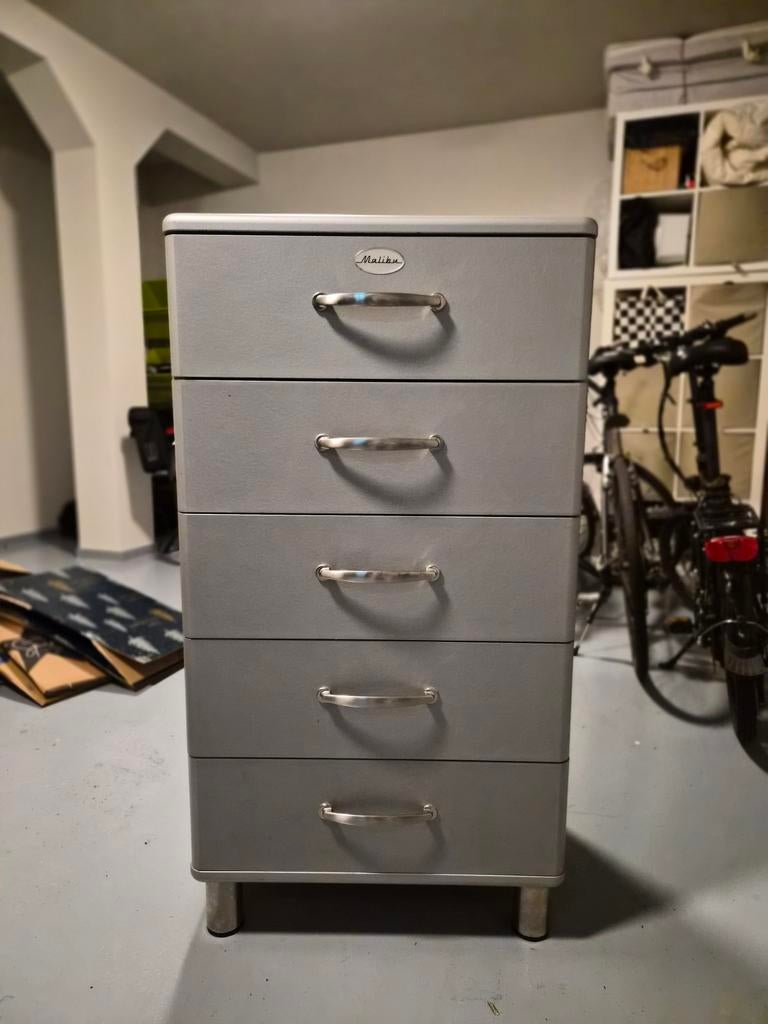 2 Malibu ladekasten en 1 vitrinekast - zilver vintage, Huis en Inrichting, Kasten | Ladekasten, Gebruikt, 5 laden of meer, 100 tot 150 cm