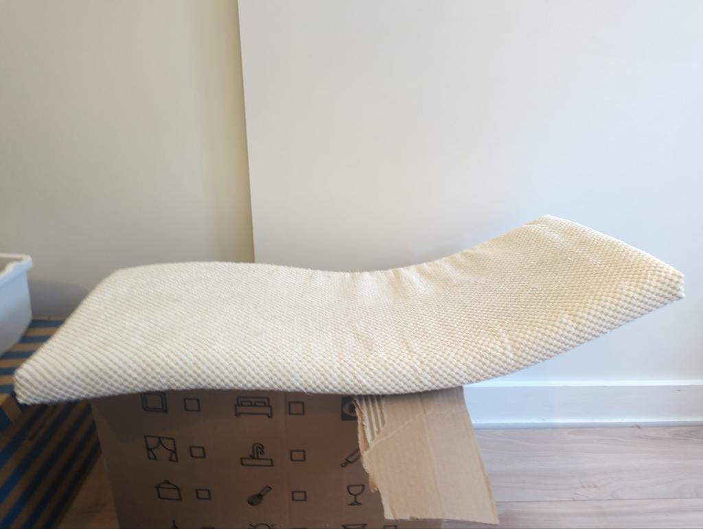Cat bed to mount on the wall - beige, Dieren en Toebehoren, Katten-accessoires, Ophalen