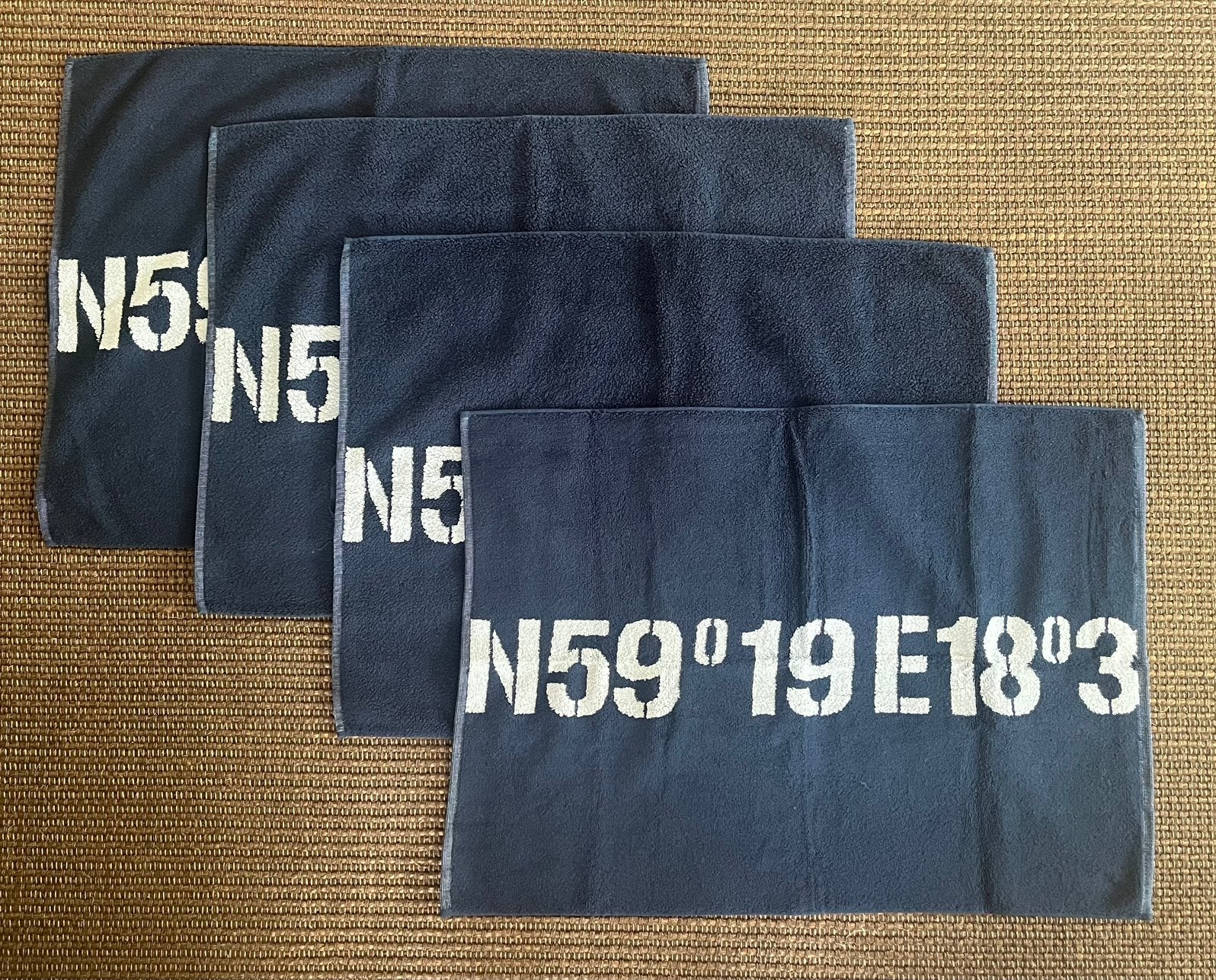 4 x handdoek H&M, Huis en Inrichting, Badkamer | Badtextiel en Accessoires, Blauw, Overige merken, Handdoek, Nieuw