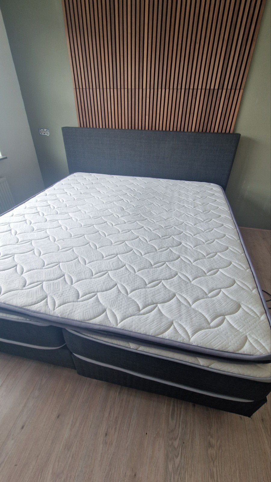 Tweepersoonsbed met antraciet hoofdbord, Ophalen, Gebruikt, Tweepersoons, 180 cm