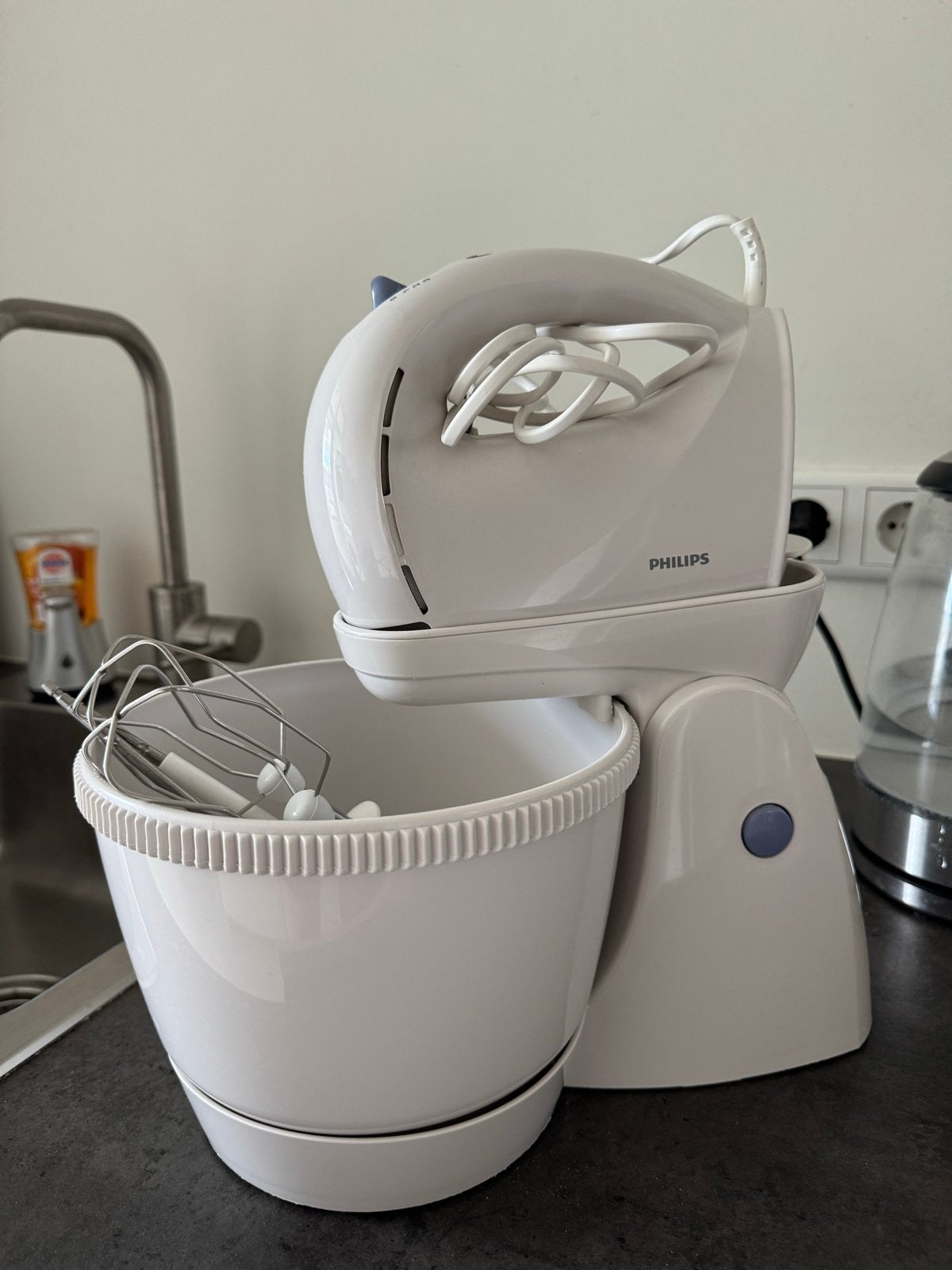 Philips handmixer met draaiende kom - Wit, Witgoed en Apparatuur, 2 tot 3 liter, Ophalen, Zo goed als nieuw, 3 snelheden of meer